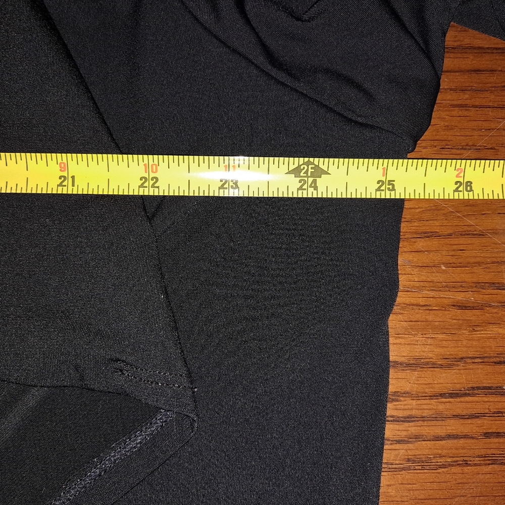 Figure flattering solid black lightweight jacket - Picture 4 of 6